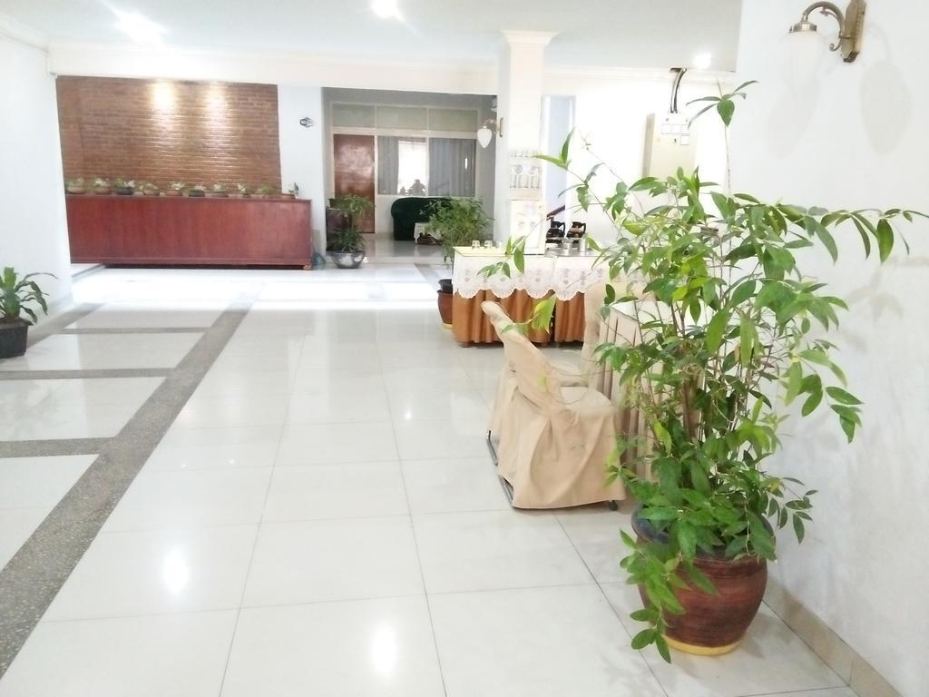 Hotel Garuda Syariah Padang  Exterior photo